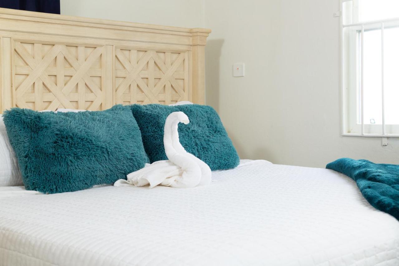 La Vue De Basseterre Apartments - Luxury In Bird Rock Ngoại thất bức ảnh
